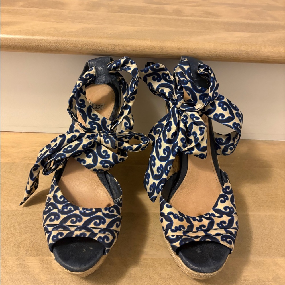 UGG Navy and Beige Espadrille Sandals